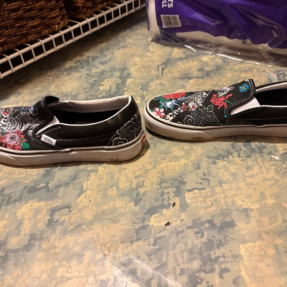 Vans Tiger Slip-On Shoes - Picture 4 of 5